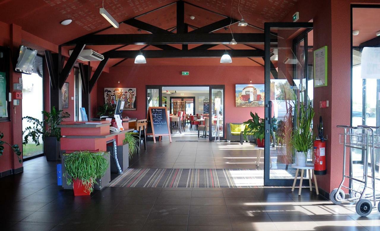 Ibis Styles Segre Hotel Bagian luar foto